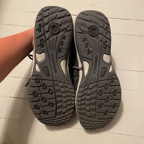 New w/o tag Merrell hiking tennis shoes - Picture 2 of 3